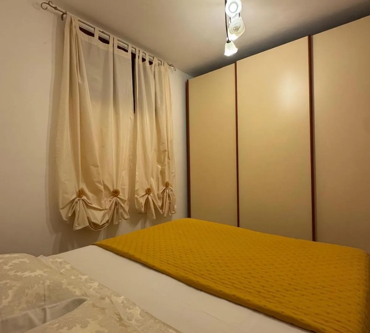 Apartament Bilocale Con Ampio Giardino Pula